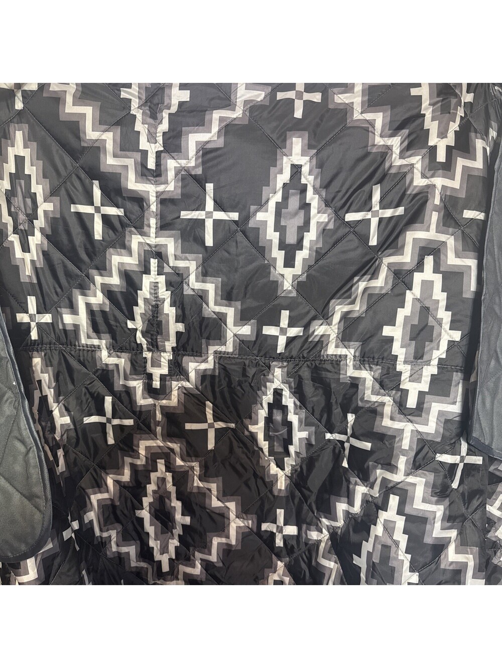 Pendleton Outdoor Packable Blanket Tote 60x72 Black Gray Geometric